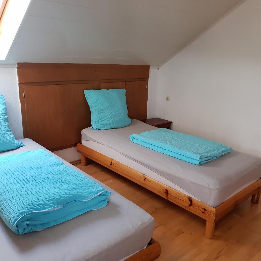 Ferienhaus Rhoenspass Mosbach  Екстер'єр фото